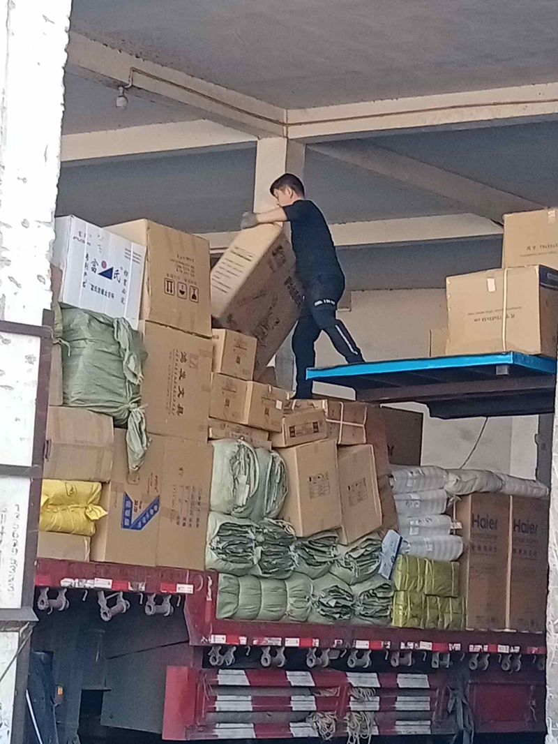 在兰州寻找一家可靠的搬家公司并不是一件容易的事情，尤其是当您需要将家里的贵重物品安全转移时。今天我们就来聊聊哪些公司在兰州搬家公司排行榜上名列前茅，并分析它们各自的特点。